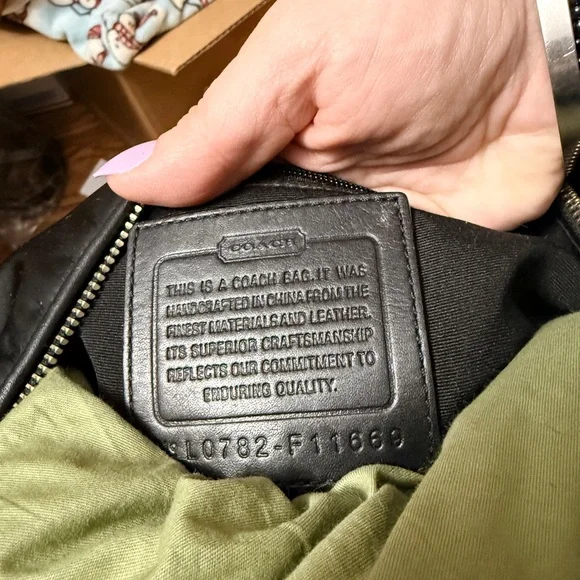 Coach vtg. Hampton Hobo/Shoulder Bag - Picture 11 of 11